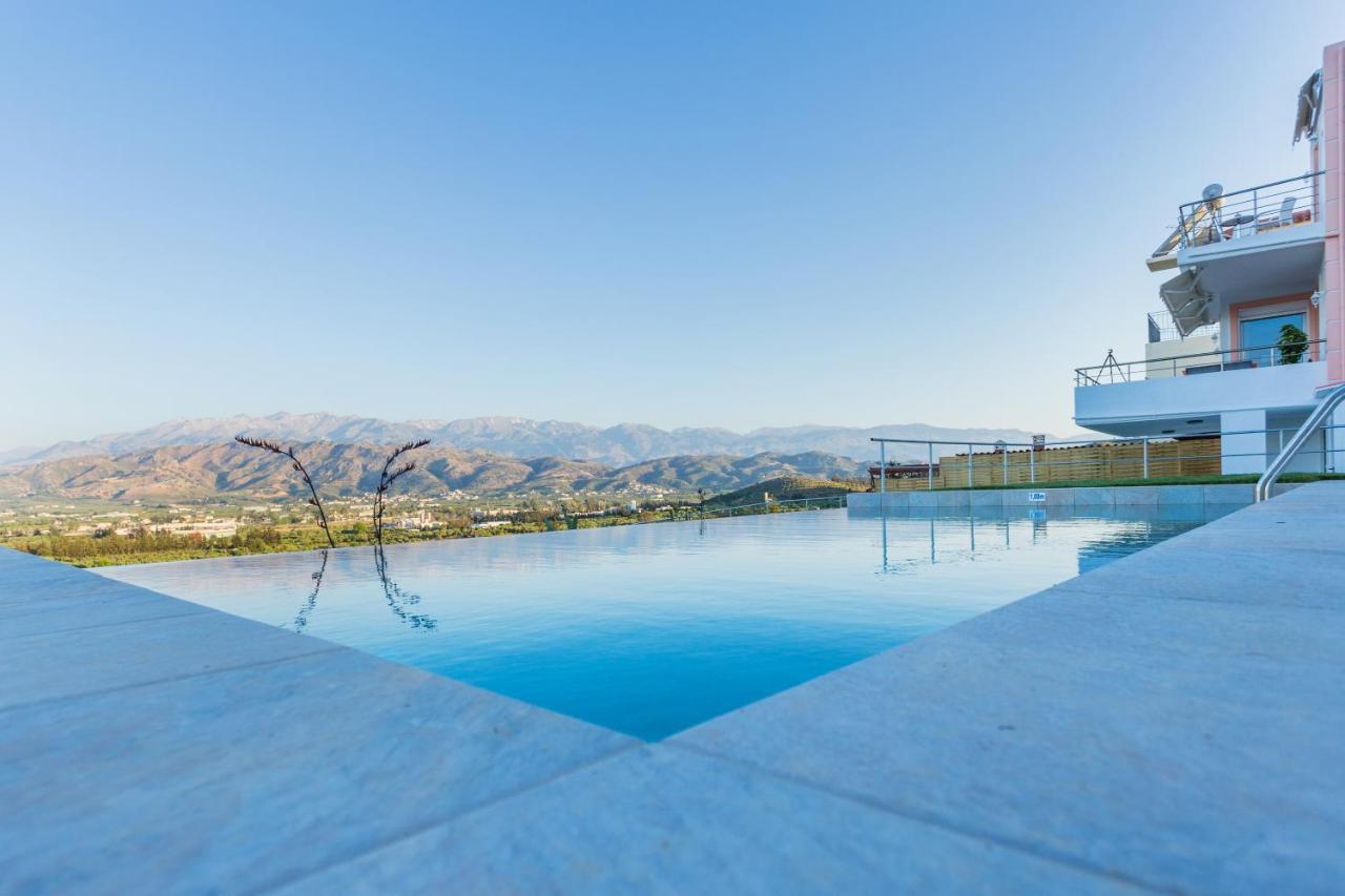 Villa Oasis Galatás Exterior photo