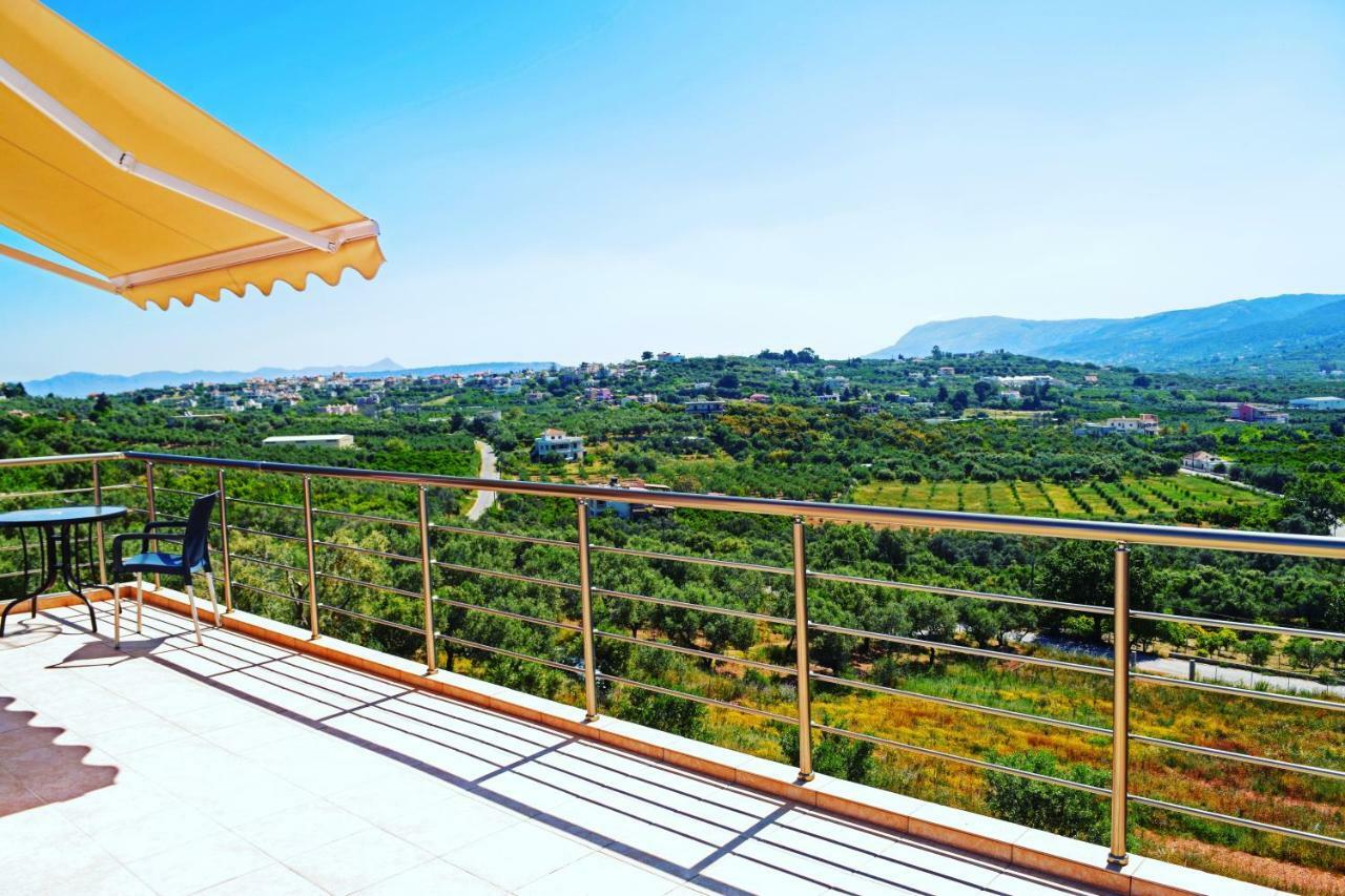 Villa Oasis Galatás Exterior photo