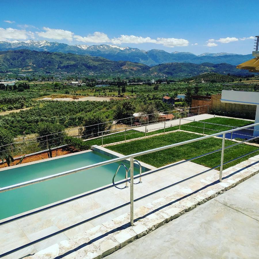 Villa Oasis Galatás Exterior photo