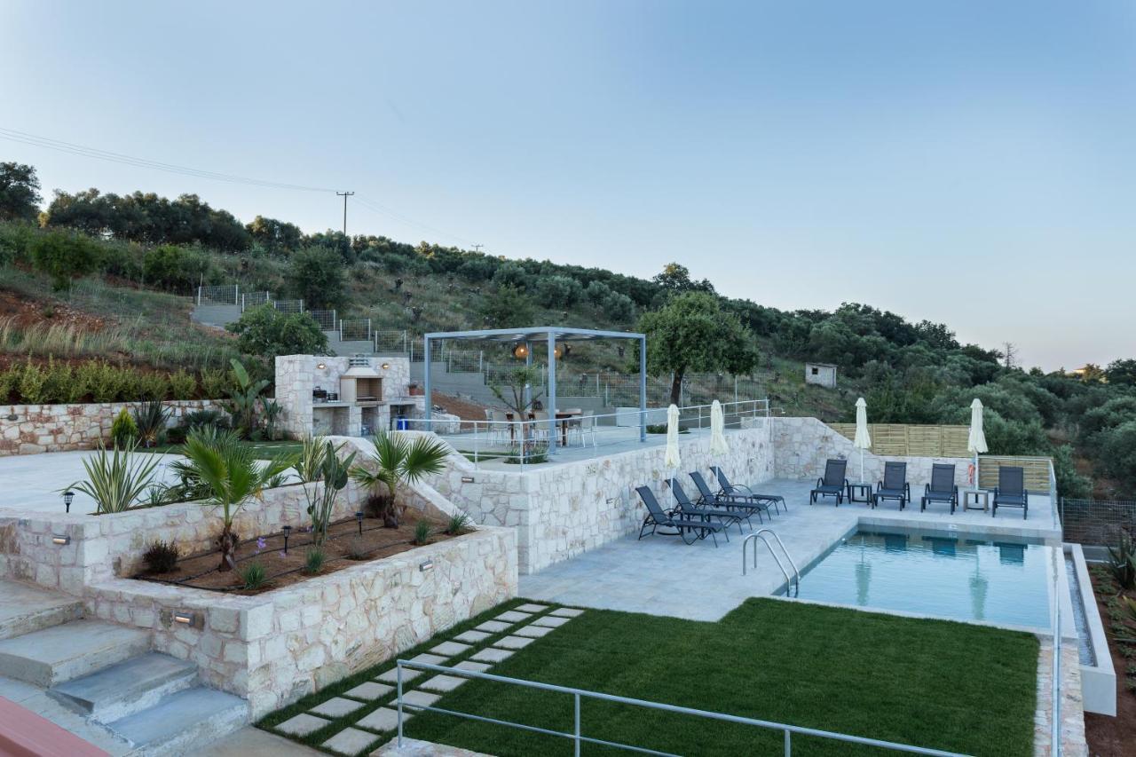 Villa Oasis Galatás Exterior photo