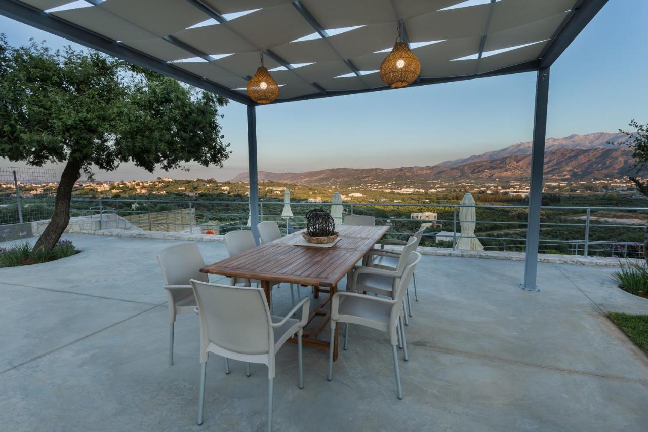 Villa Oasis Galatás Exterior photo